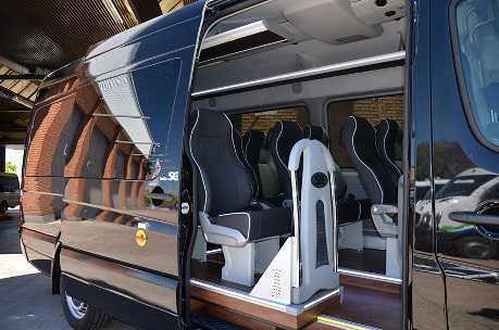 firstminute-transfer.com nuevos minibuses